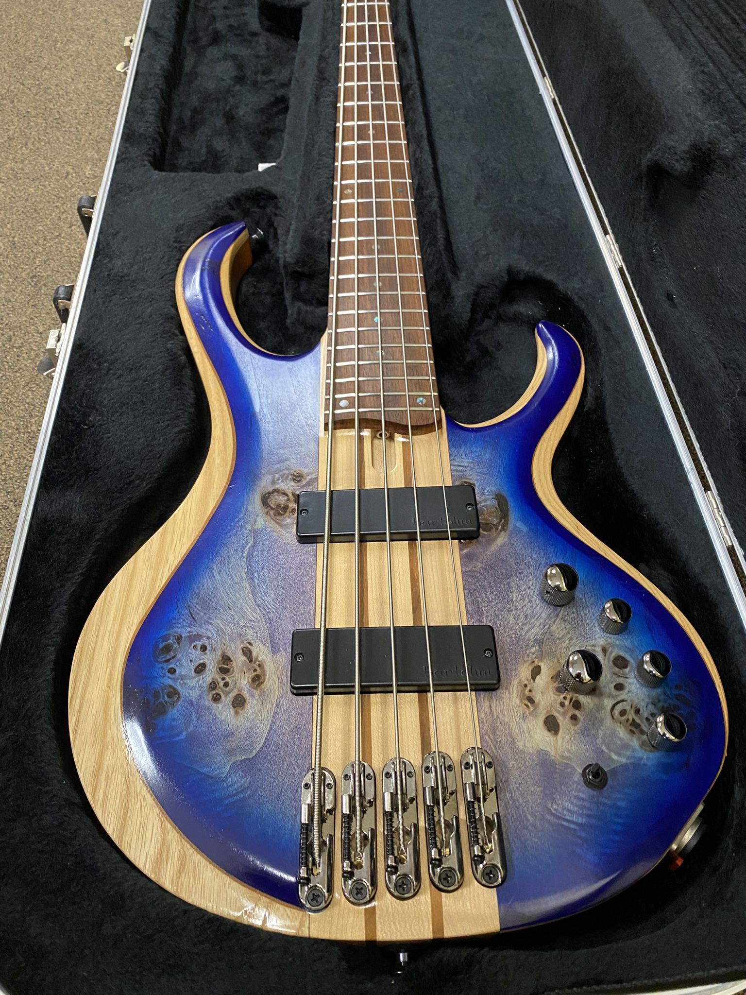 Ibanez BTB845 5 String Bass 35”