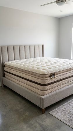 Queen size classic pillow top mattress brand new