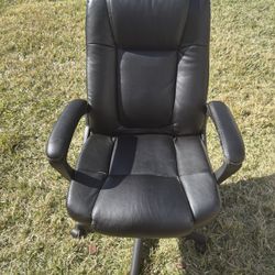 Selling black office chair.