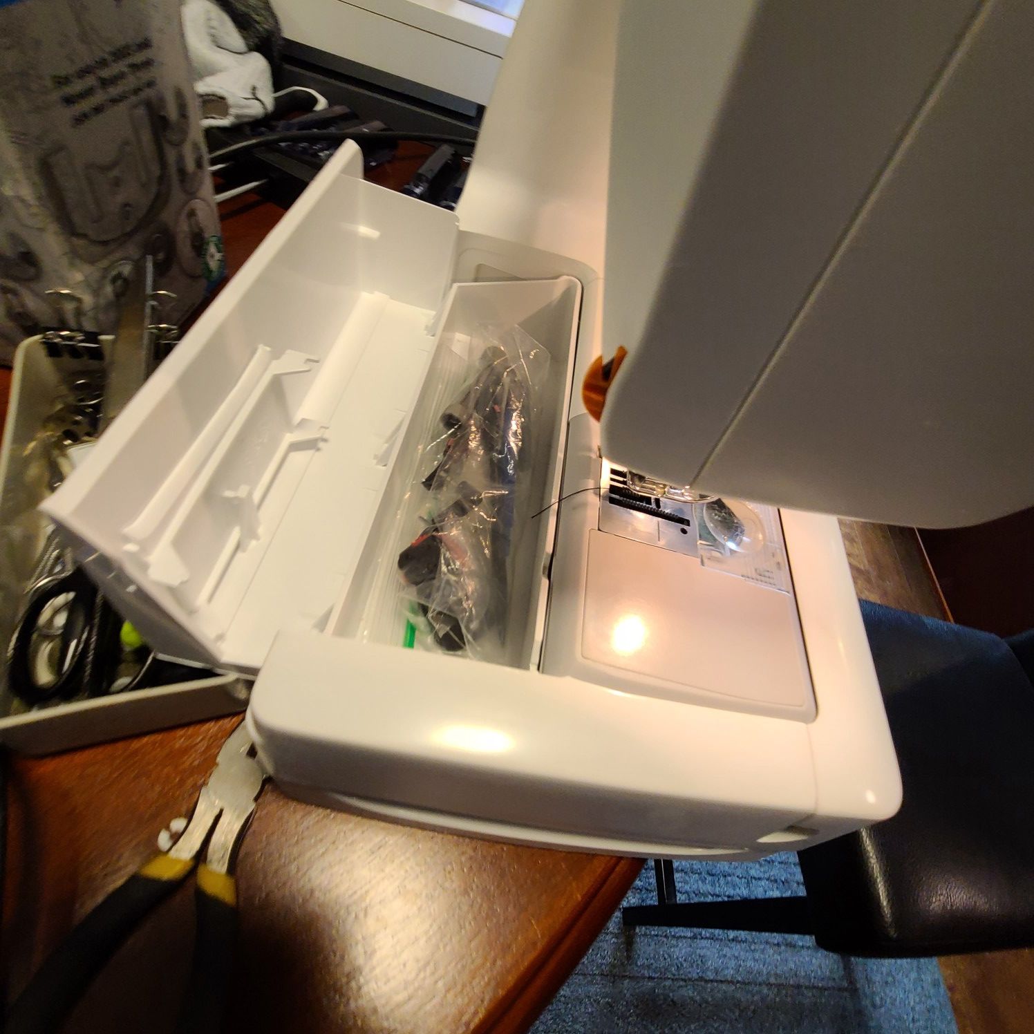 Husqvarna Viking Designer 1 Sewing Machine with Embroidery Table & USB