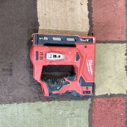 Milwaukee M12 Stapler 