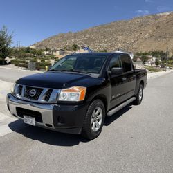 2013 Nissan Titan SV CLEAN TITLE 