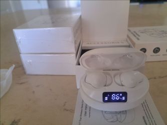 New Sealed Bluetooth earpods