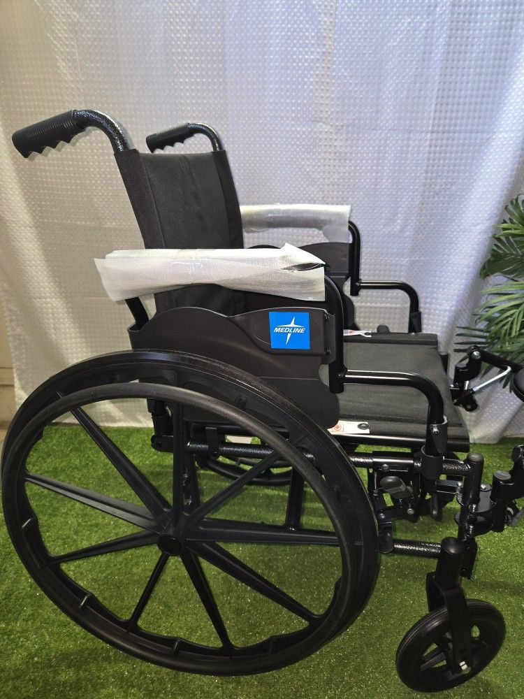 Medline K4 Lightweight Wheelchair for Adults, Desk-Length Arms, Elevating Leg Rests