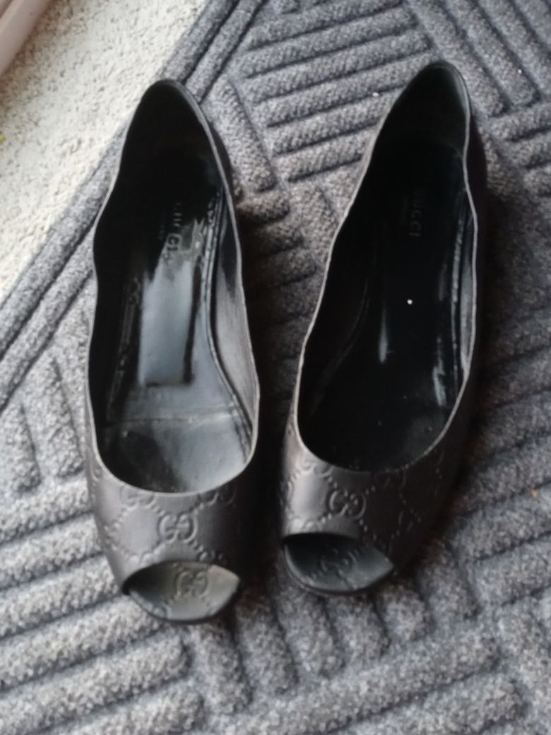 Gucci Peep Toe Flats Size 40 In Womens