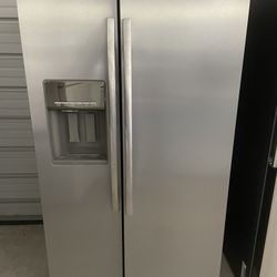 Whirlpool Stainless Side by Side Fridge 
