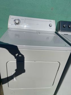 Dryer.   Like new!  Free local delivery! 🚚
