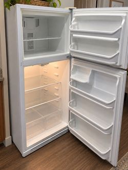 Kenmore Top-Freezer Refrigerator