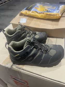 Keen Woman Low Hiking / Trail Shoes