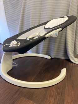 Electric baby swing