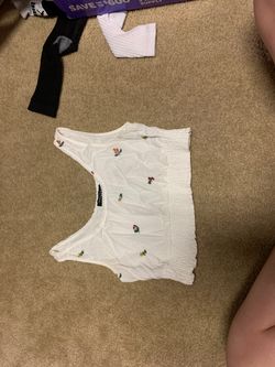 Kendal Kylie crop top