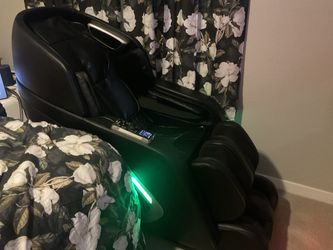 2025 Osaki 4D Encore Massage Chair Like New Standard Size - Davis, CA