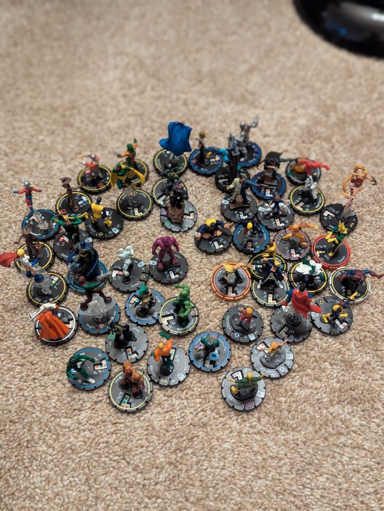 Lot Of 47 (Marvel, DC, Dark Horse) HeroClix Miniatures.