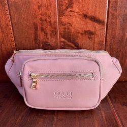 Fanny pack with adjustable strap