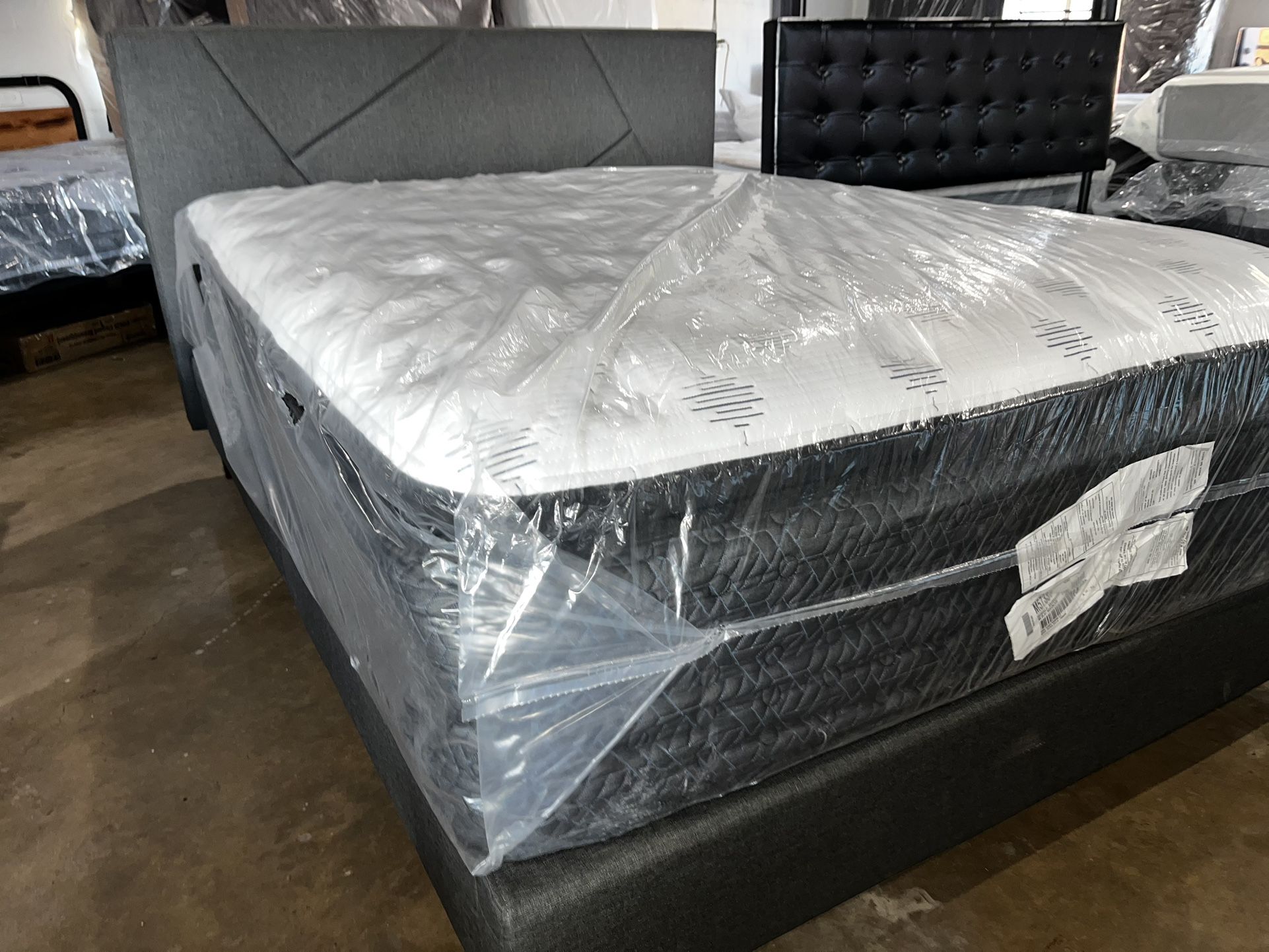 New Ultra Luxury 17” Inch Queen Size Pillowtop Plush Hybrid Mattress ⭐️ Shop Now Pay Later ⭐️ Only $39 To Finance ⭐️