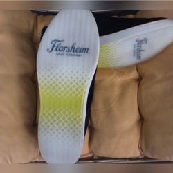 FLORSHEIM Men's 9.5  Suede Shoes