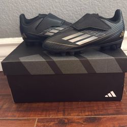 Soccer cleats