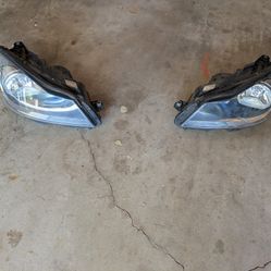 2014 Mercedes C300 (W204) Headlight Assembly 