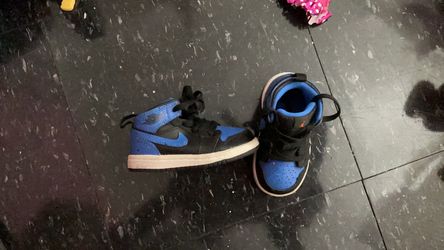 Nike air toddler shoes size 5c