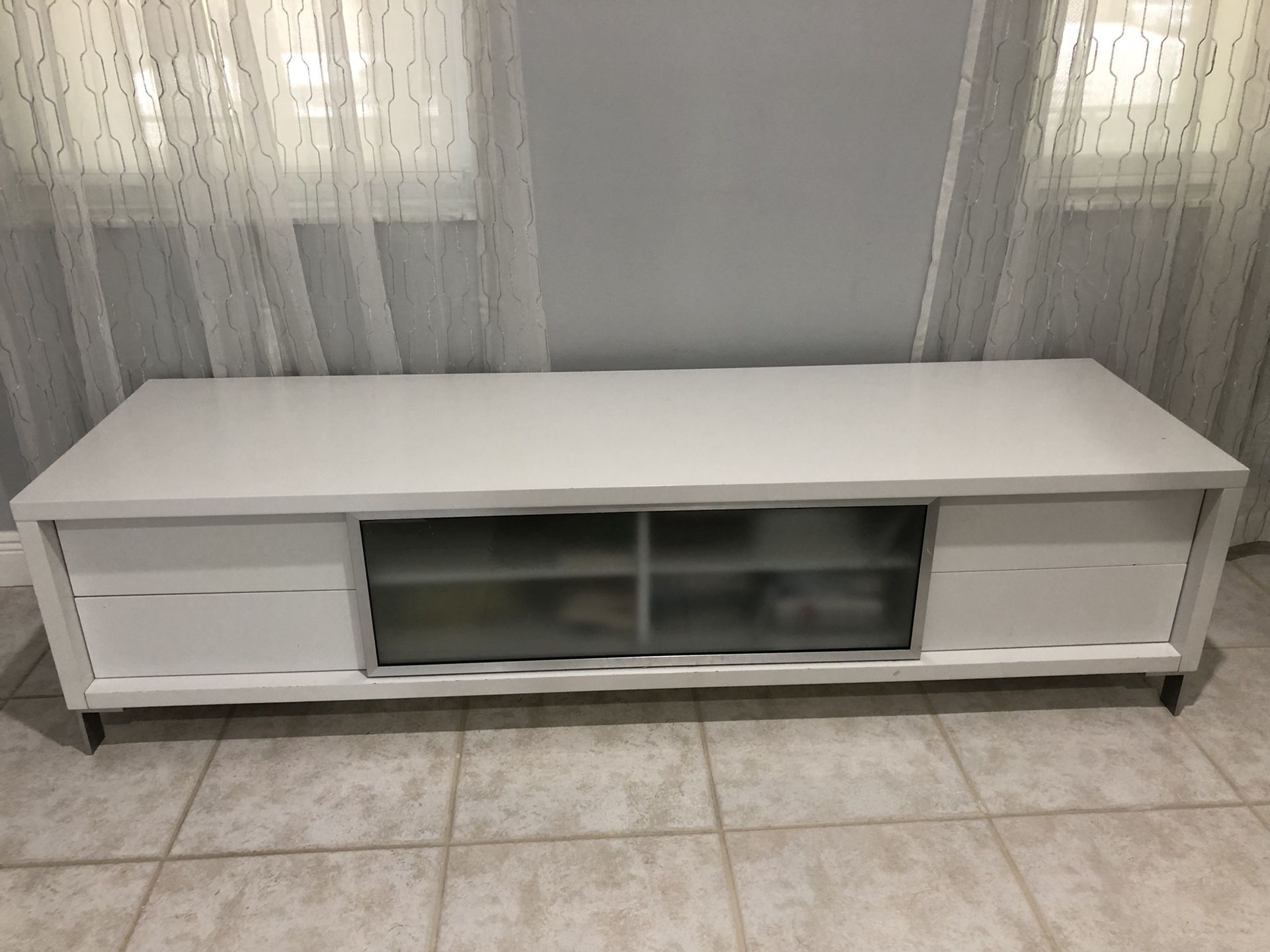 Modani epopee tv stand white