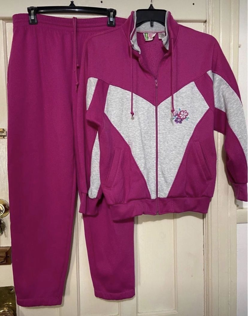 Vintage women’s Bold Spirit Tracksuit Size Medium