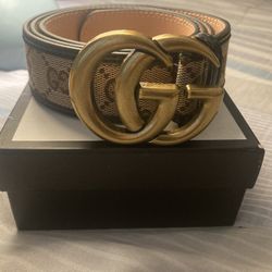 Woman’s Gucci Belt