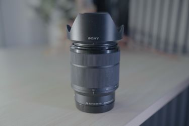 Sony 28 to 70mm lens with hood $150