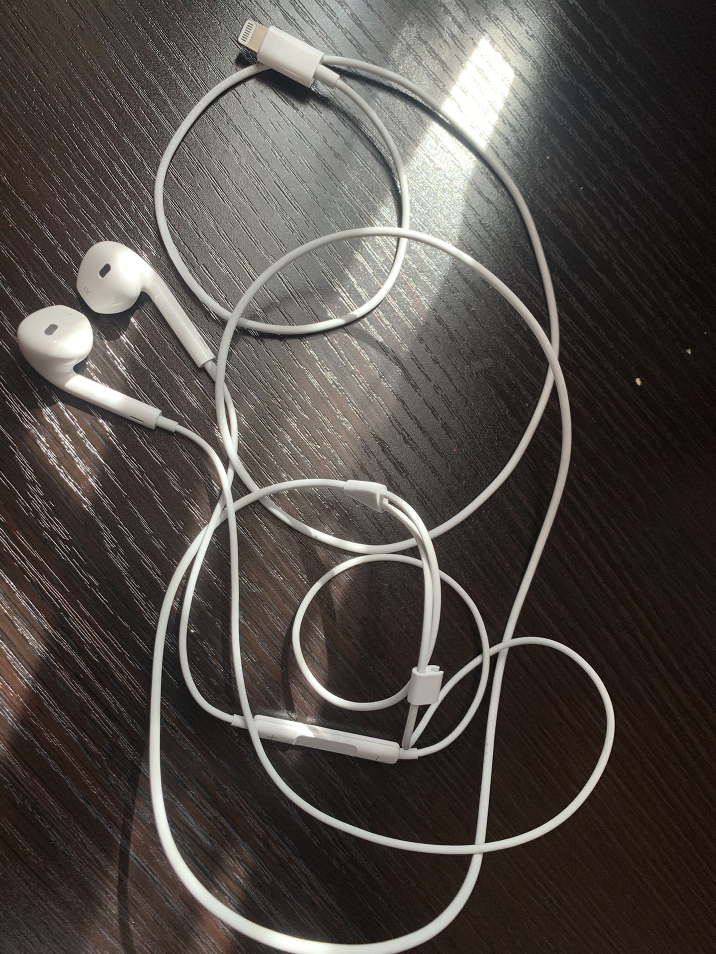 apple headphones