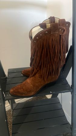 Boot Barn Girl Boots  Size 5 Wisteria Brown 