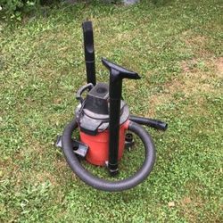 Sears Wet-Dry Vacuum  - 6 Gallon