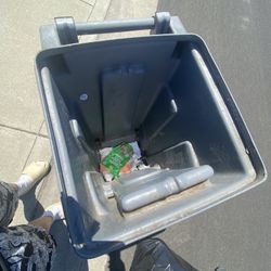 Garbage Bin Cleaning/Concrete Cleaning!