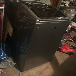 MAYTAG washer $25. Pick Up Only 