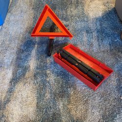 Folding Reflective Warning Triangle   3 In Case