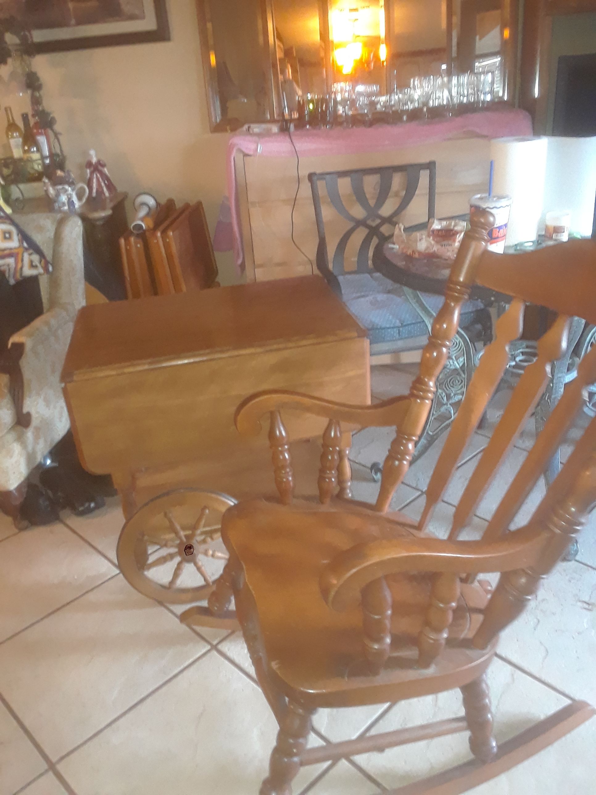 2 rocking chair 2 tables
