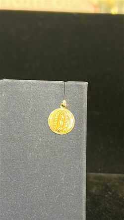 10K gold religious pendent