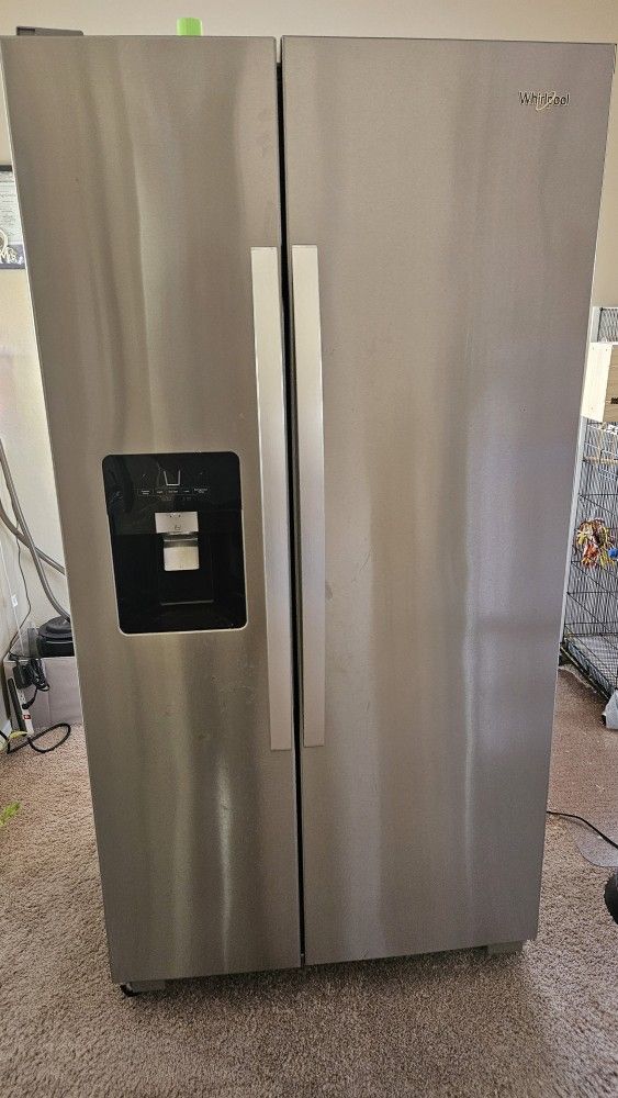 Whirlpool Refrigerator for Sale in Sun City, AZ OfferUp