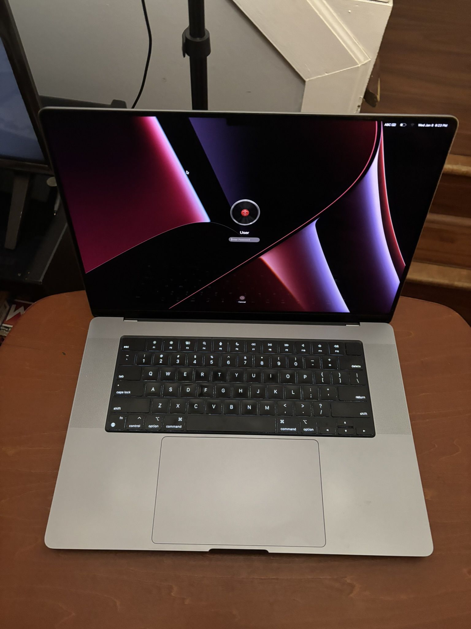 2021 MACBOOK PRO 16 INCHES, 16GB M1 PRO 512GB, 14 COUNT BATTERY CUT PRO, LOGIC PRO, FL STUDIO & MORE