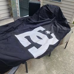 DC shoes table cover