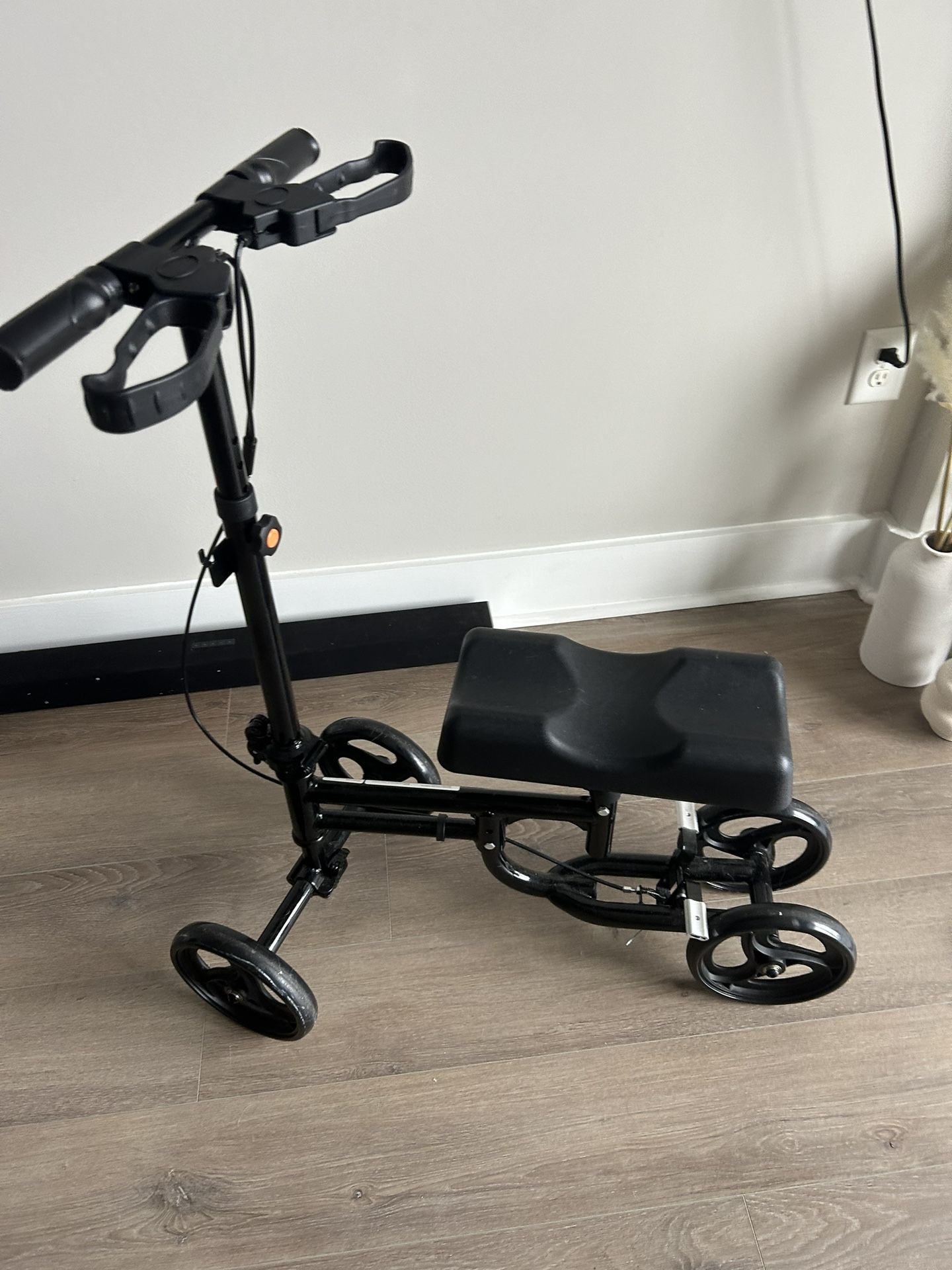 Knee Scooter