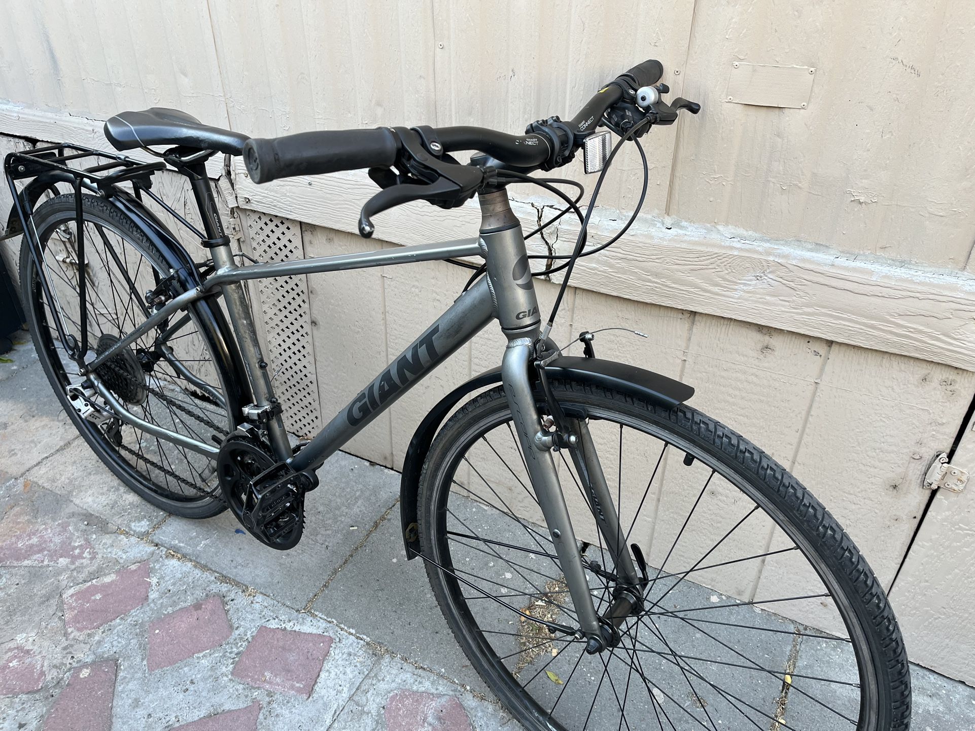 nice bike aluminum everything works good tires size 28 fast bike 24 greats is trek bike 