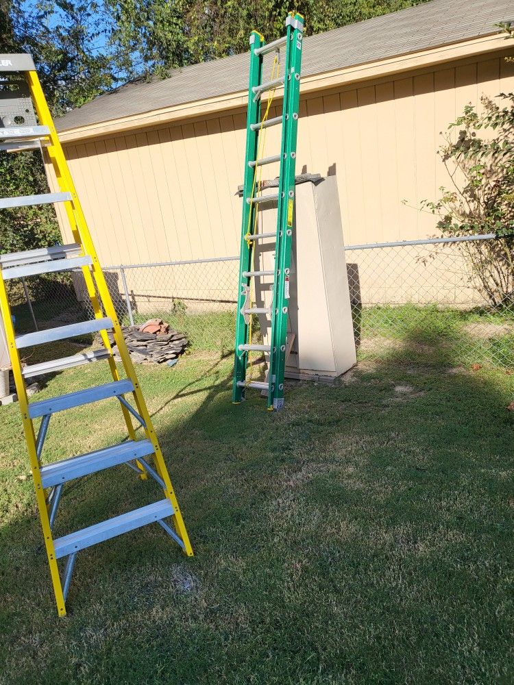 20ft Extension Ladder Fiberglass . Green
