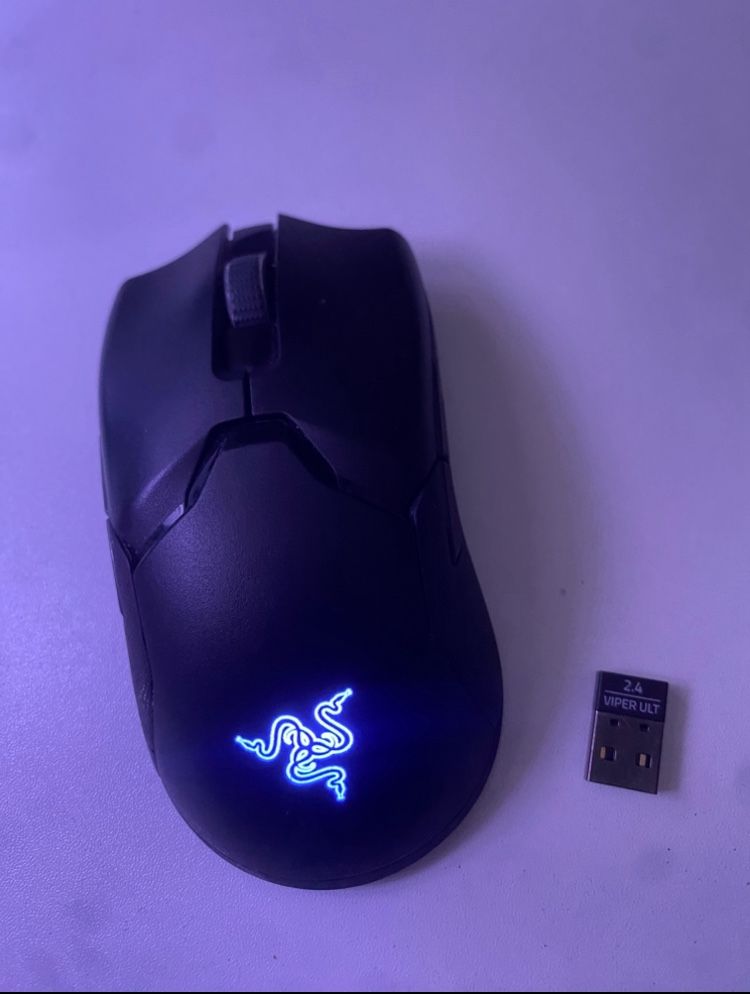 Razer Viper Ultimate Black With Usb Dongle- Good Condition (NO CHARGING DOCK)