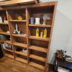 Large Oak-Finish Bookshelf – Great Condition