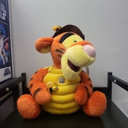 Disney Store Exclusive Animated Musical Beehive Tigger