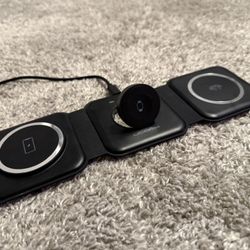 UCOMX 3-in-1 Foldable Wireless Charger – Like New