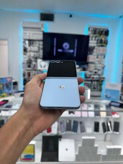 Galaxy Z Flip 6! 1 YEAR WARRANTY!