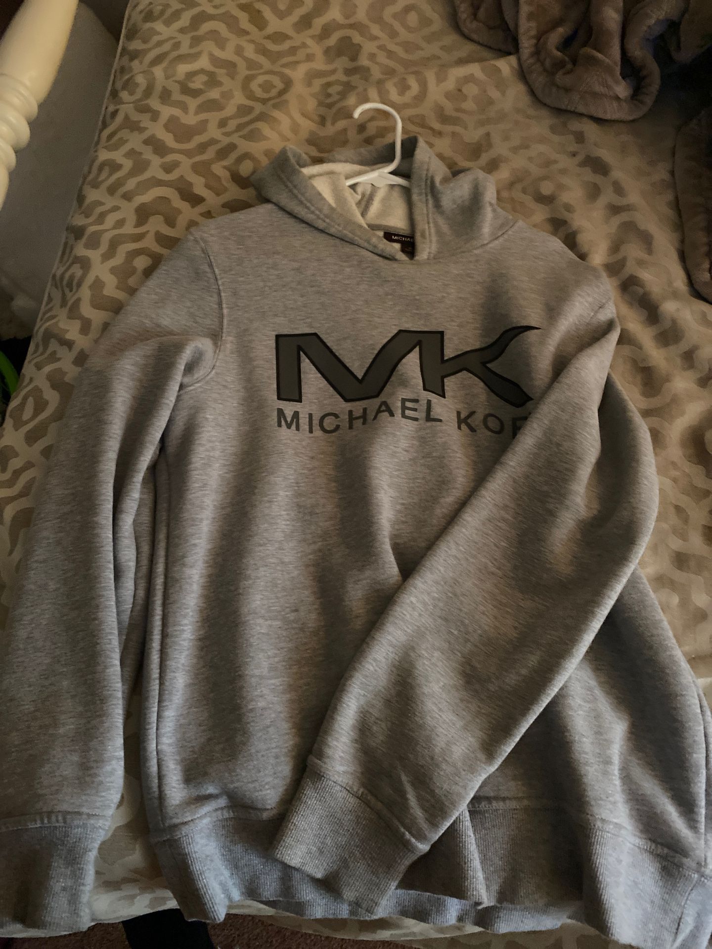 michael kors hoodie size (m) fits big