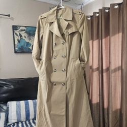 London Fog Gabardina Beautiful Size 16  Good Price  Like New 