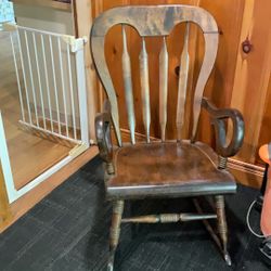 Solid Wood Vintage Rocking Chair 