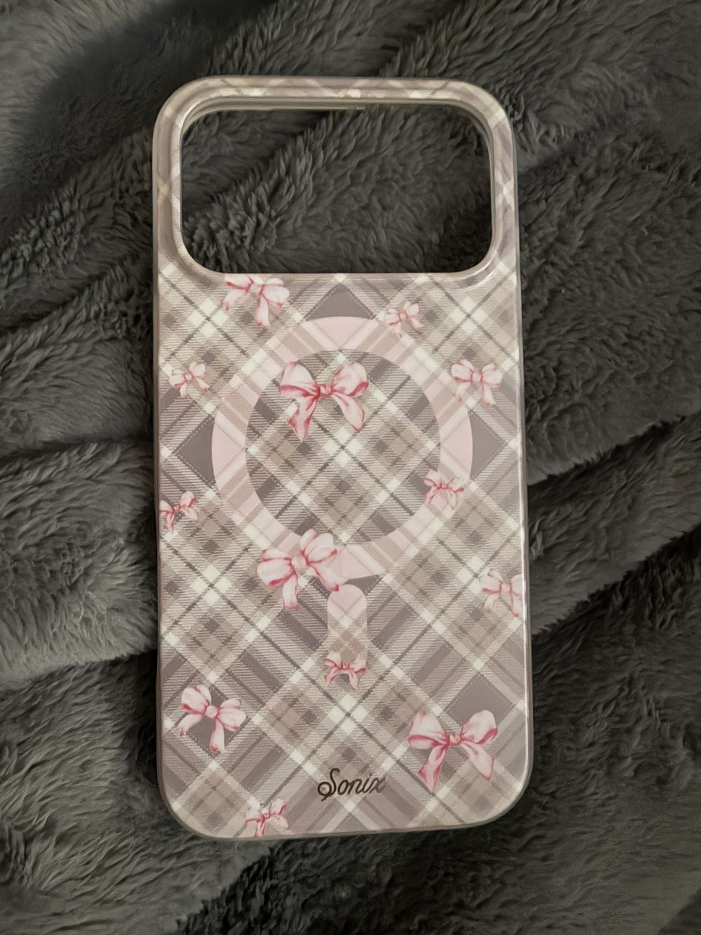 17 Pro max Sonia Case